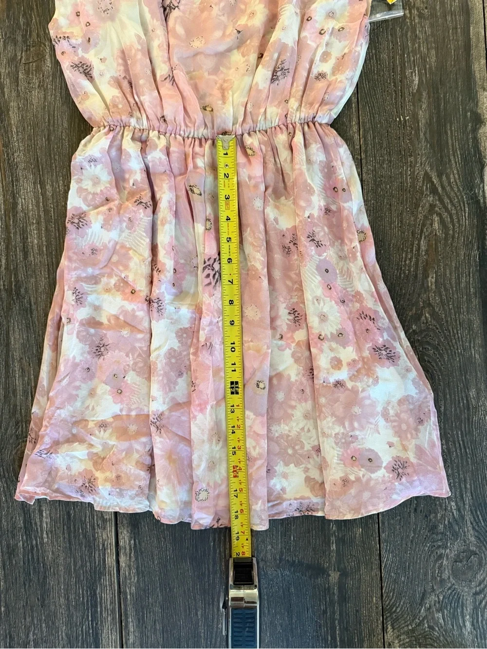 Alice + Olivia •	sleeveless crew